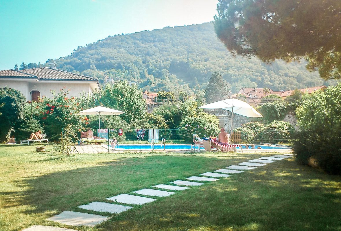 Gartenanlage mit Pool
