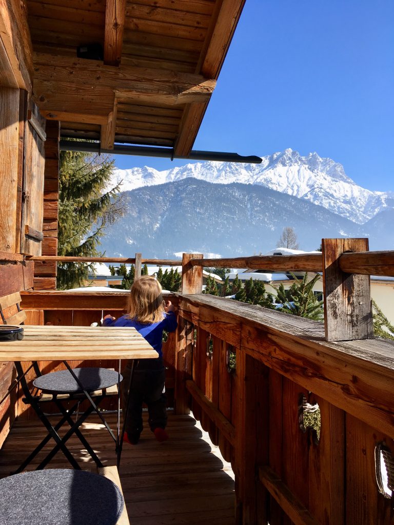 Panoramablick vom Balkon auf das Steinerne Meer vom Chalet