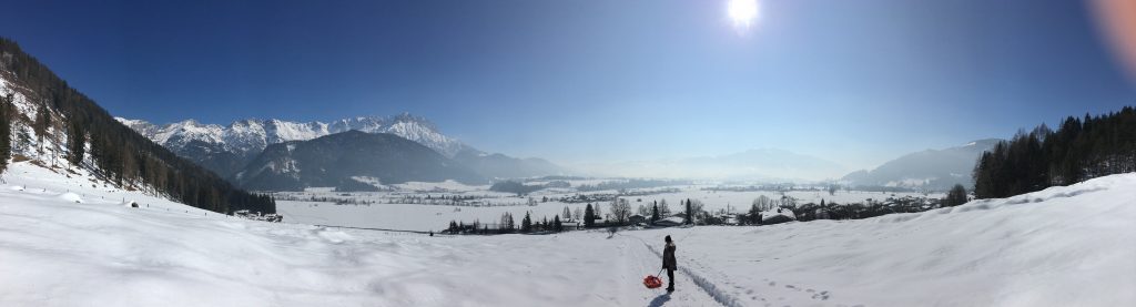 Bergpanorama gleich hinter dem Luxus Chalet