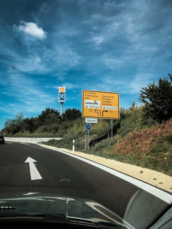Signage to LEGOLAND