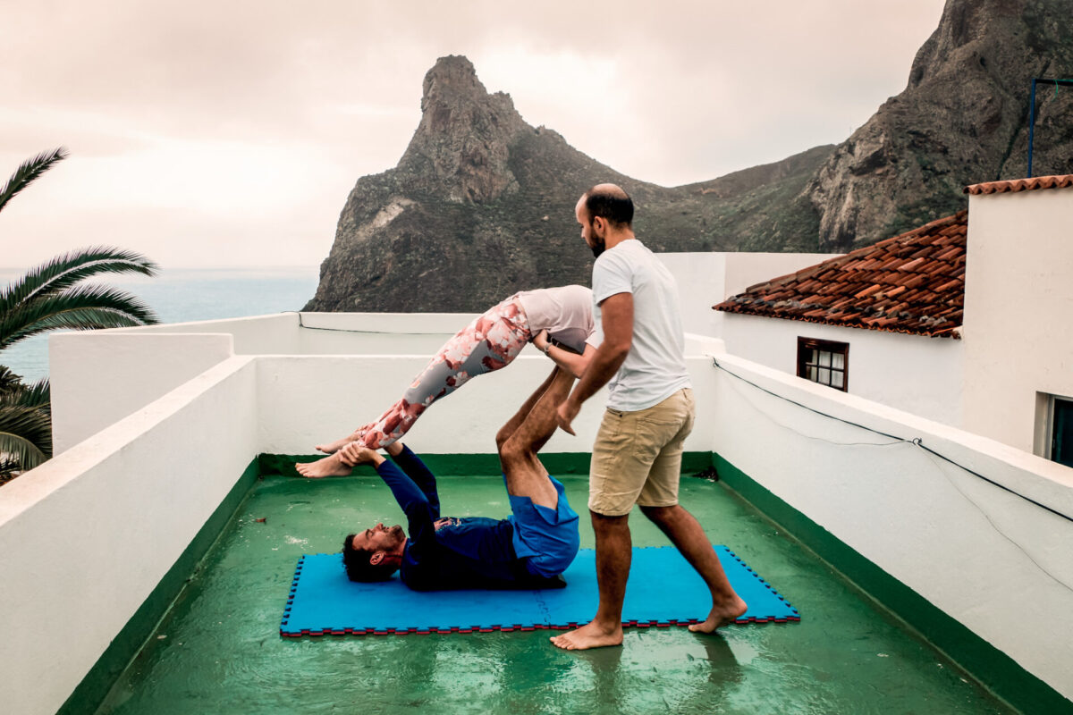 Acro Yoga mit Bea und Miguel in Taganana