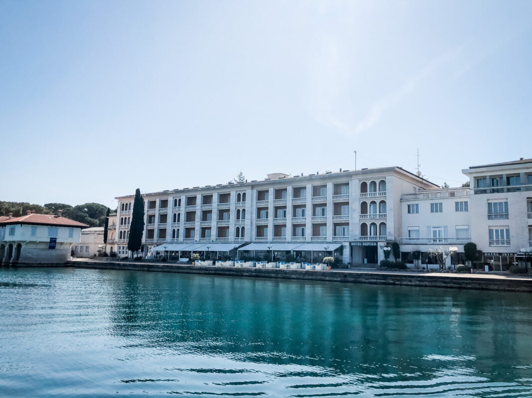 Hotels am Hafen von Brijuni
