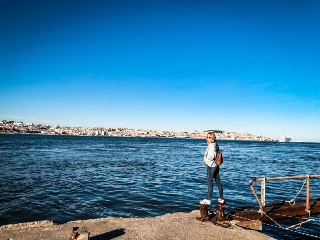 Blick über Lissabon vom anderen Ufer