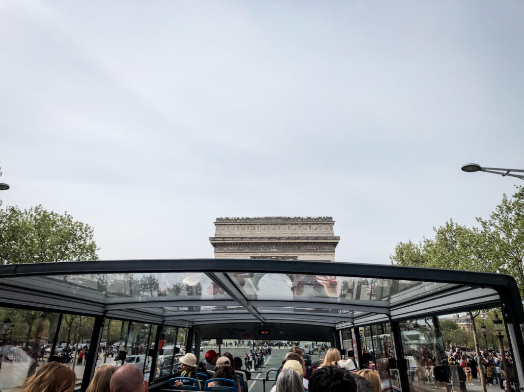 Bustour in Paris mit Kindern