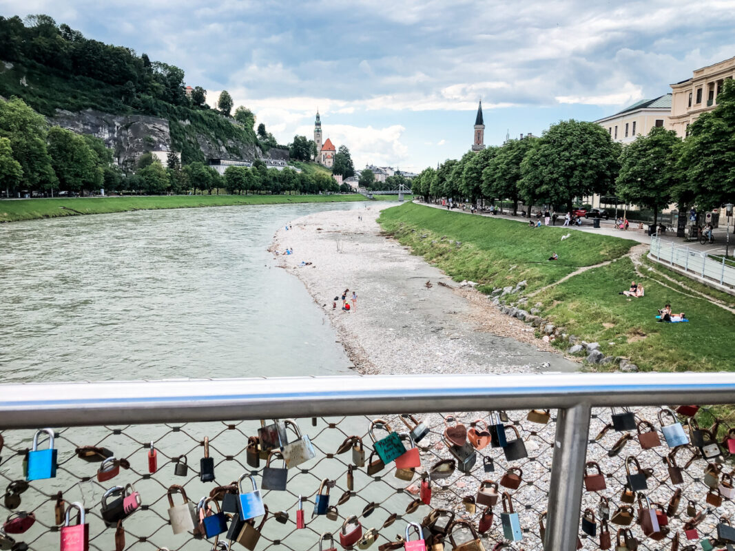 Blick vom Marko-Feingold-Steg auf die Salzach